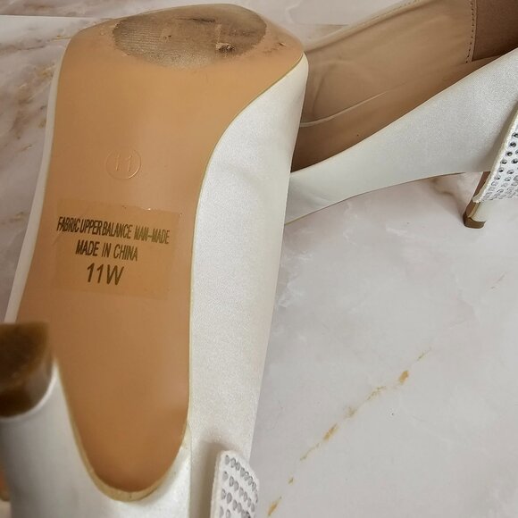 LUXE Especially Yours Ivory Bejeweled Bow Heels, Size 11 - Picture 7 of 8